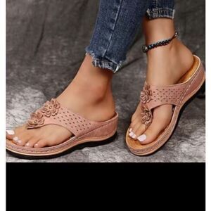 Pink floral, memory-foam, sandals Size 7